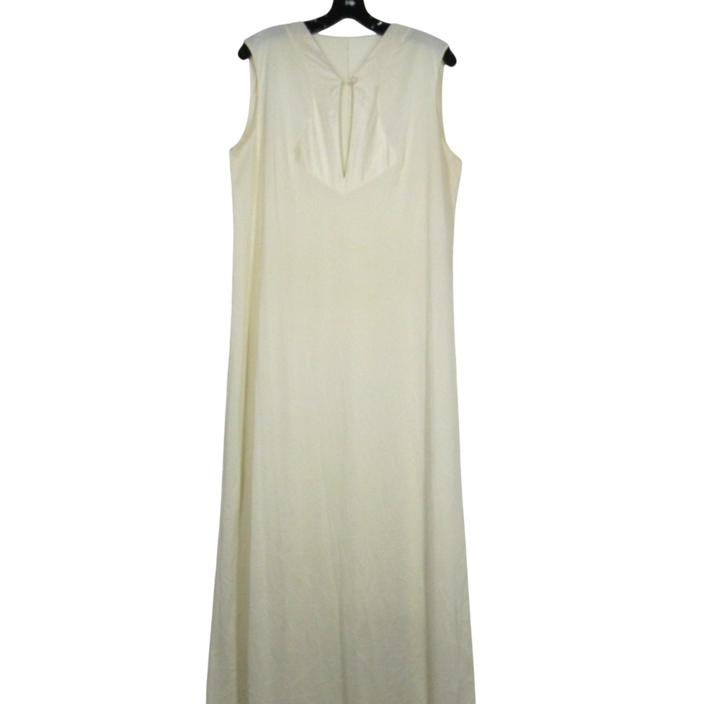 VANITY FAIR Silky NYLON Ivory PLUNGE KEYHOLE Sleeveless LOUNGE NIGHTGOWN Sz M